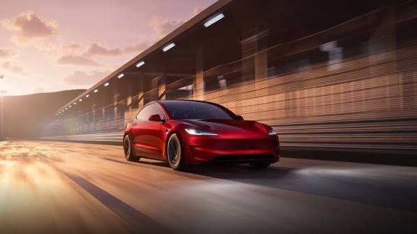 Tesla 3 Performance – Bild 3