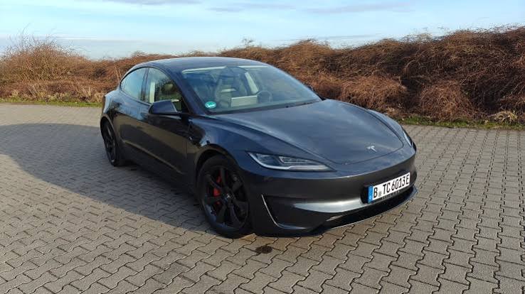 Tesla 3 Performance – Bild 2